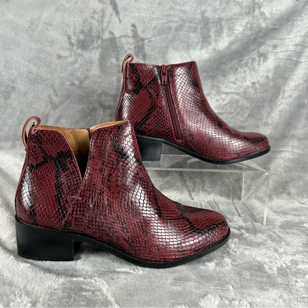 Vionic Ankle Boots Women 7 Red Clara Boa Snakeskin Embossed Leather Western EUC‎
